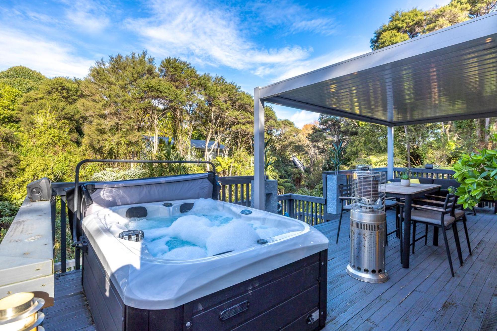 Island Sanctuary - Waiheke Holiday Home Ostend Экстерьер фото