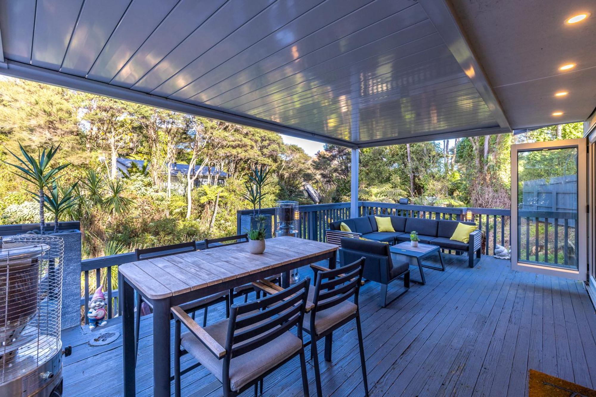 Island Sanctuary - Waiheke Holiday Home Ostend Экстерьер фото