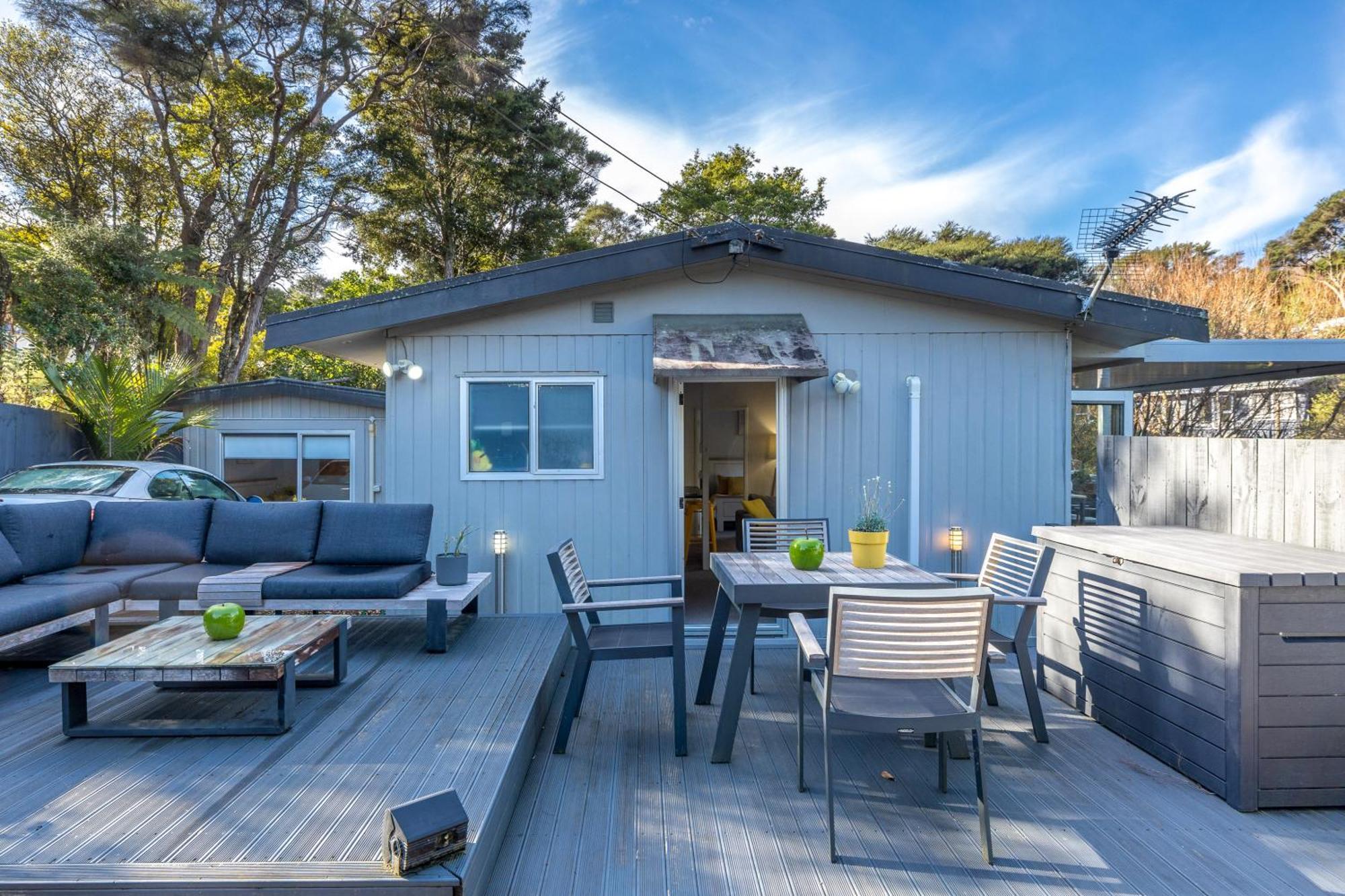 Island Sanctuary - Waiheke Holiday Home Ostend Экстерьер фото