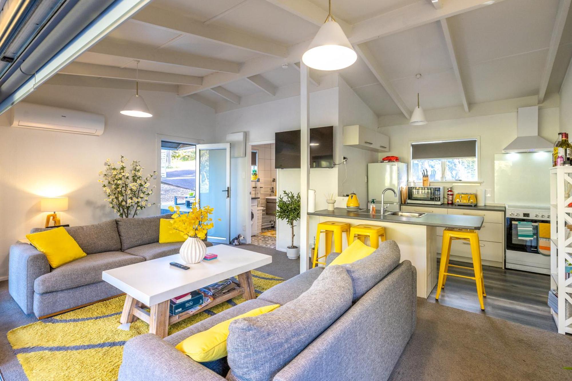 Island Sanctuary - Waiheke Holiday Home Ostend Экстерьер фото