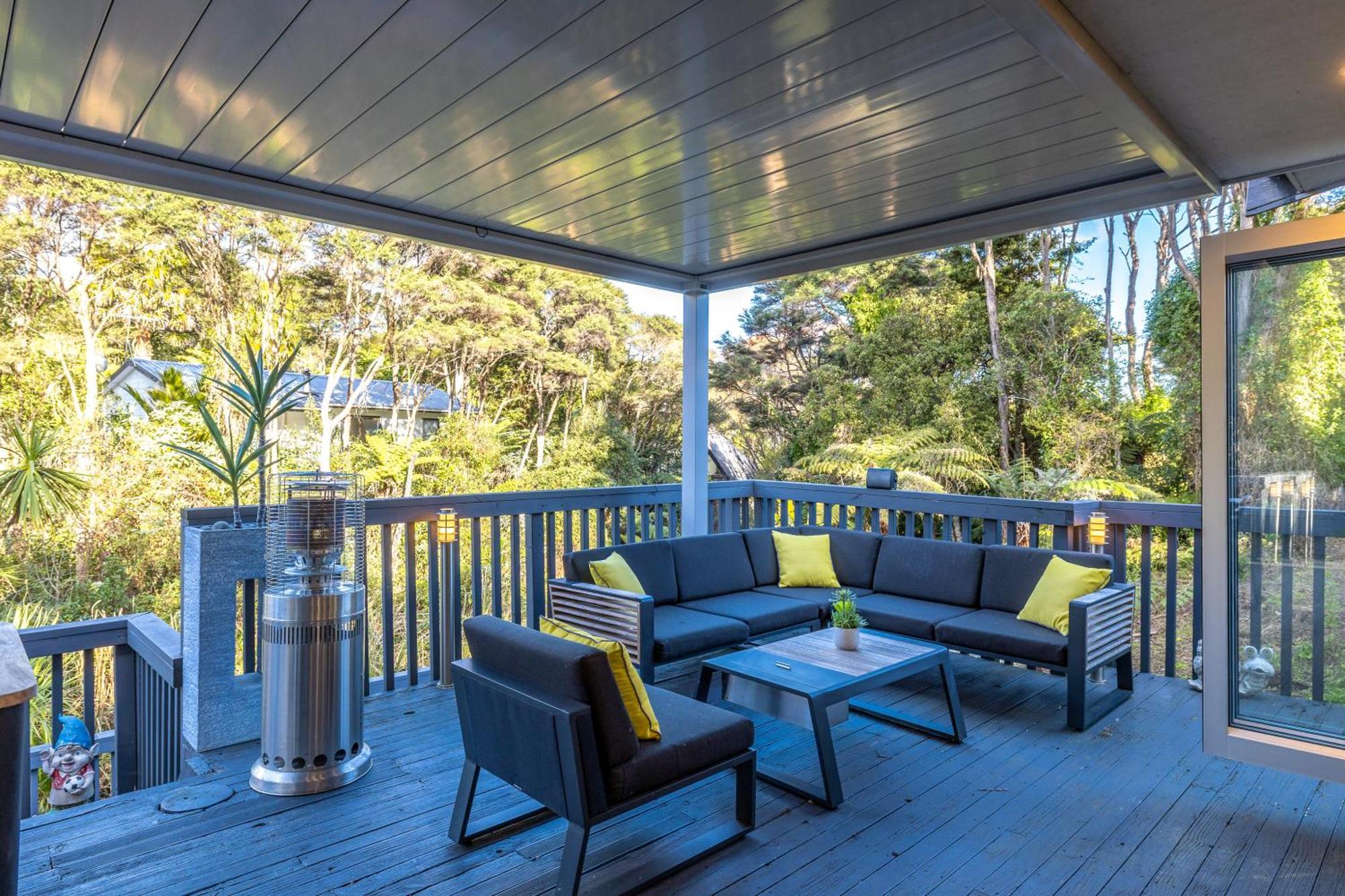 Island Sanctuary - Waiheke Holiday Home Ostend Экстерьер фото